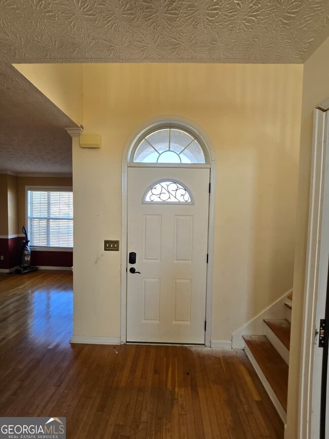 Photo - 108 Talon Pl