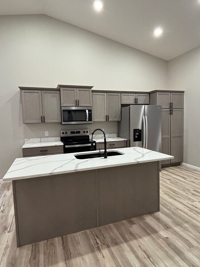 Photo - 2532/2528 Landmark Drive Unidad 2528