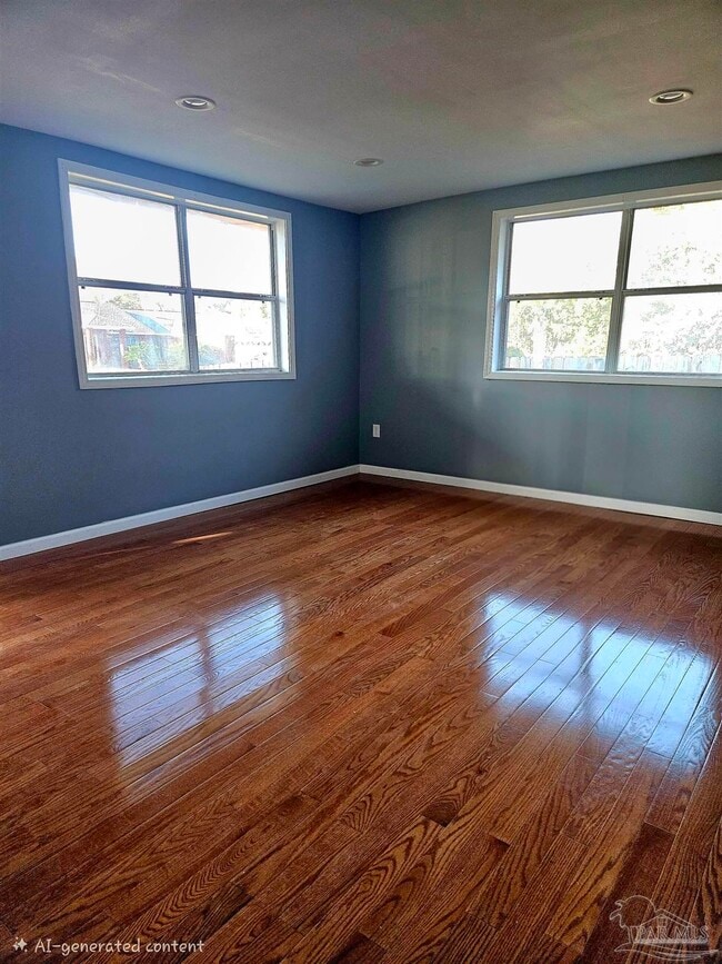 Photo - 3418 Luke St