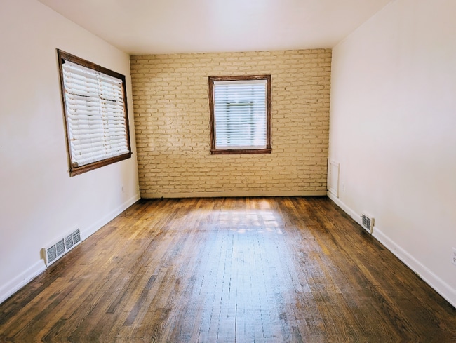Photo - 801 Lathrop St