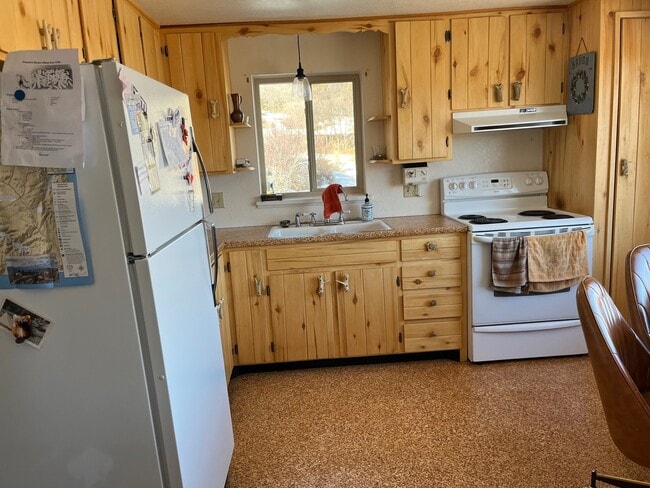 Photo - 1043 Cove Rd