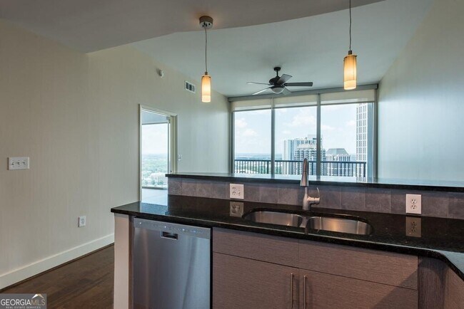 Photo - 1080 Peachtree St NE Unit 2716