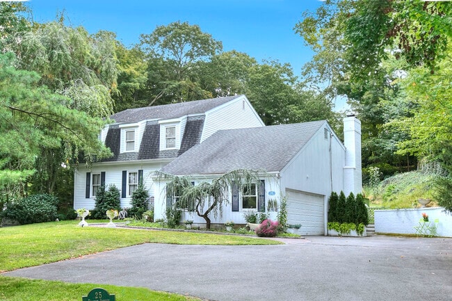 Photo - 25 Pequot Ave