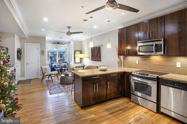 Building Photo - 2650 15th St NW Unit 2