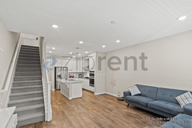 Photo - 2596 Gimelli Way