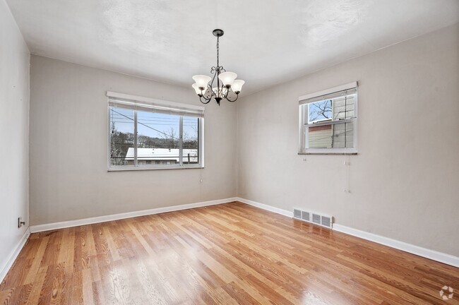 Building Photo - 2 Bed/1 Bath Cape Cod in West View-Minutes... Rental