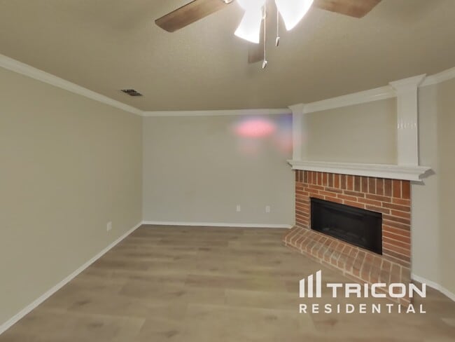 Photo - 3004 Double Oak Dr