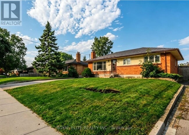 Photo - 385 Beachwood Ave