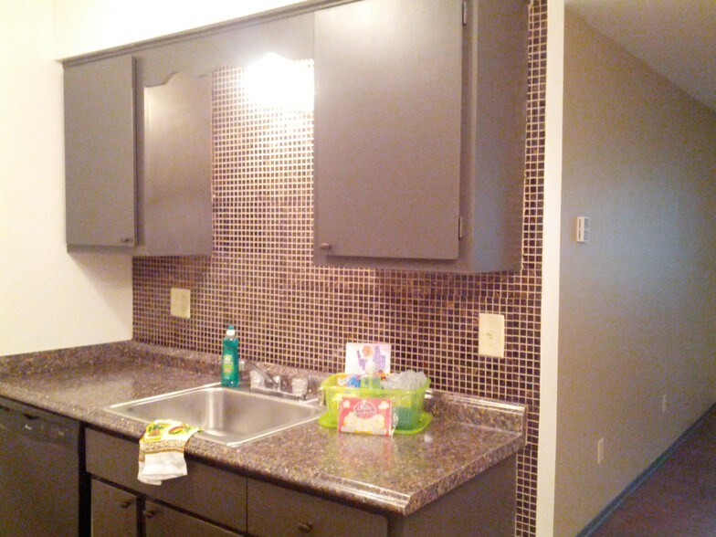 Garden Pool Apartments For Rent in West Allis, WI