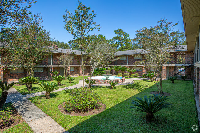 Building Photo - University Courtyard "Camelot" Rental