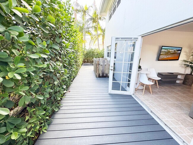 Photo - 234 Oleander Ave Unit 1