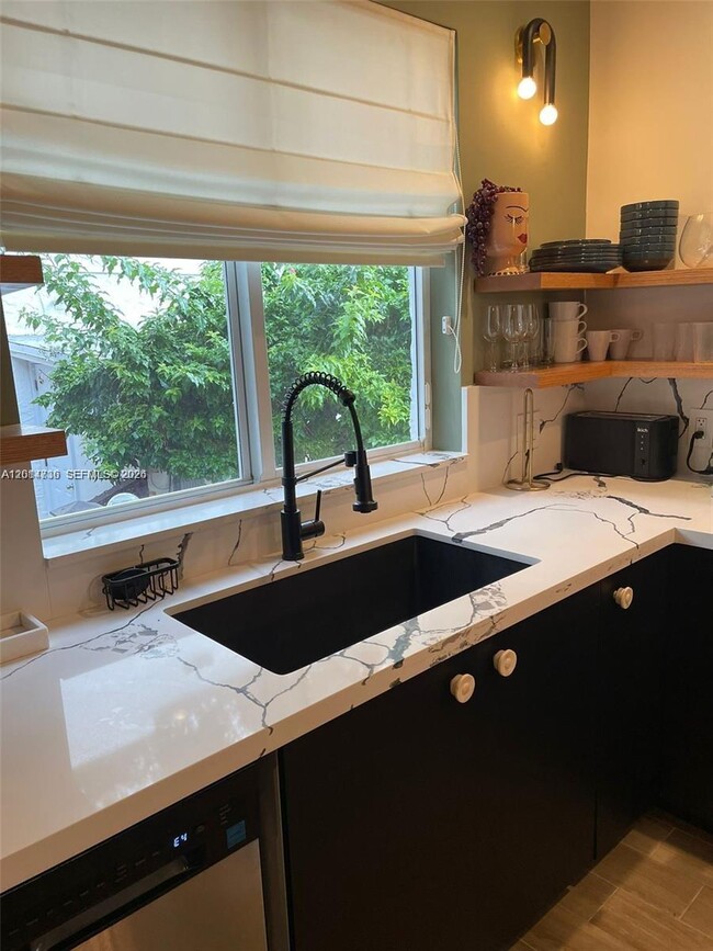 Photo - 536 NE 69th St Unidad 536