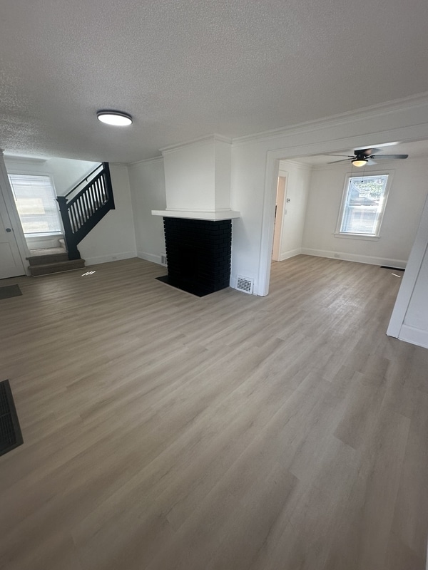 Photo - 1060 E 177th St Casa