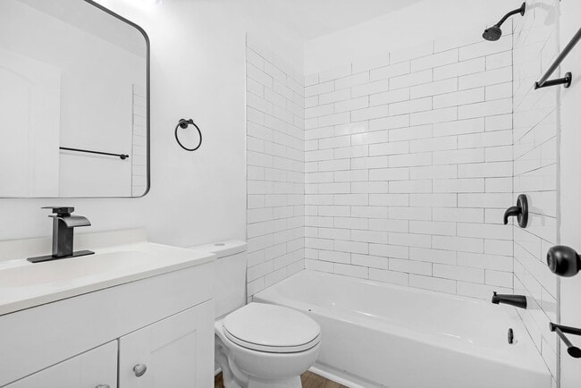 Photo - GORGEOUS end unit in Baltimore! 3 Bedrooms 3 Bathrooms Plus a Rec Room!