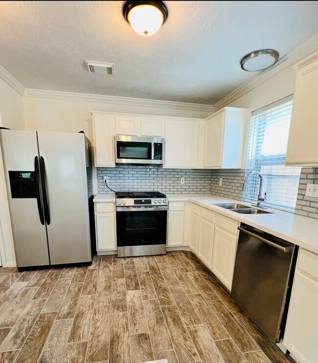 Photo - 6010 Forest Plaza Ct