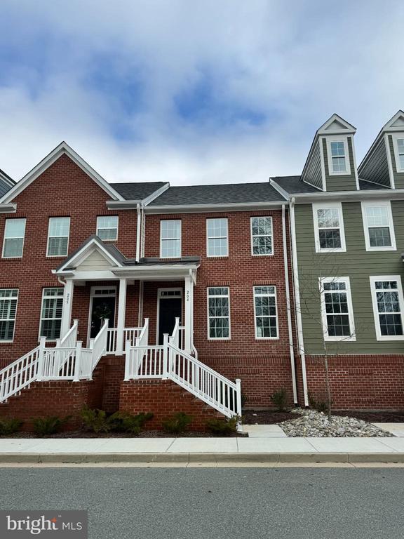 Building Photo - 300 Dixon St