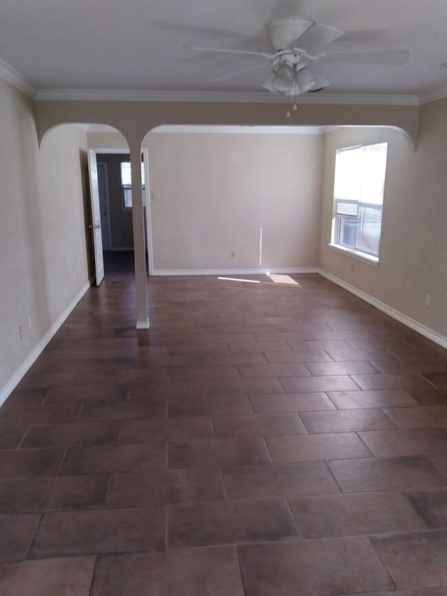 Photo - 4 bedroom 2.5 bathroom