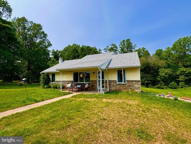 Photo - 847 Highspire Rd House