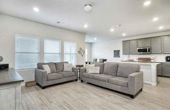 Photo - 19316 Hartwell Dr