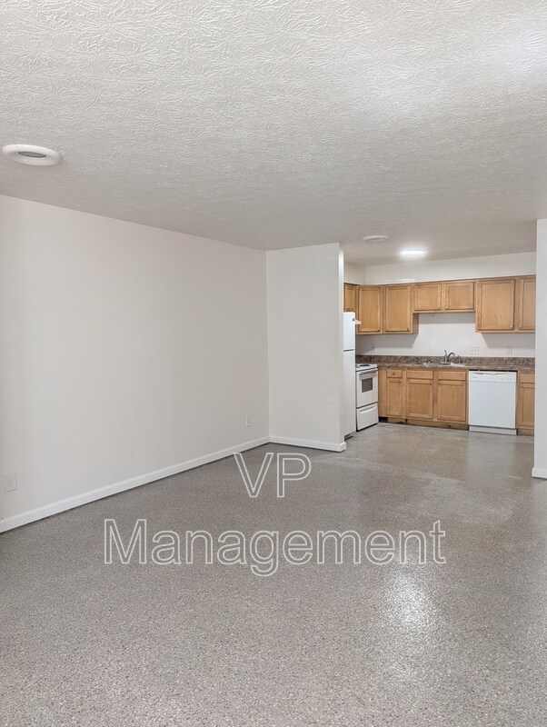 2218 Emerald Dr Unit 7