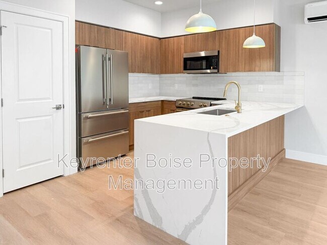 Photo - 4337 Greentrail Ln