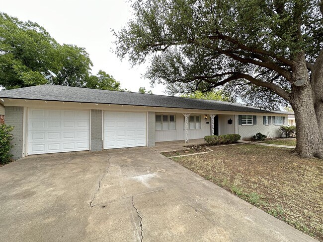 Photo - 2814 W Dengar Ave House