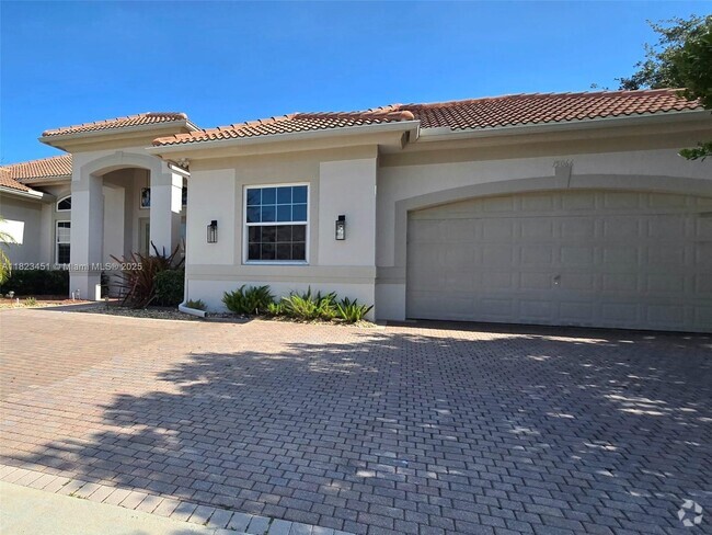 Building Photo - 15066 SW 39th St Rental