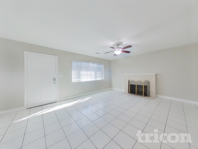 Photo - 684 Brown Ave