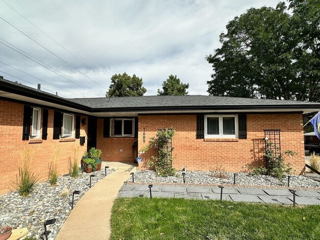 Building Photo - Beautiful 5 Bedroom Ranch in Virginia Vale