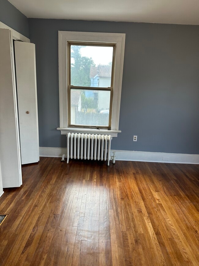 Photo - 308 N Main St Unidad B