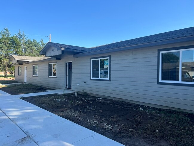 Building Photo - 422 Wood Ave