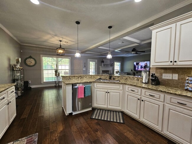 Photo - 821 Herrington Dr