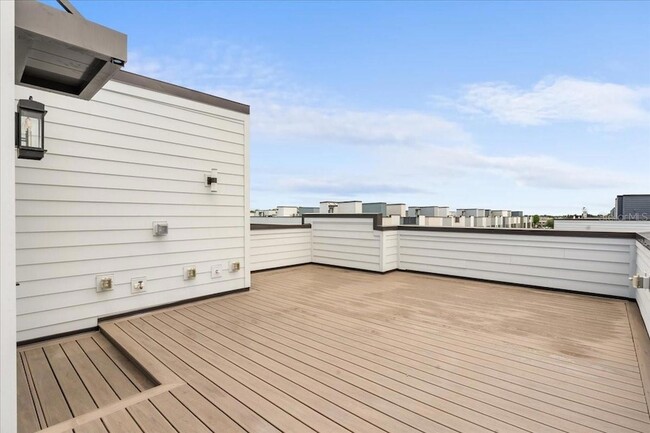Photo - 2236 Brix St