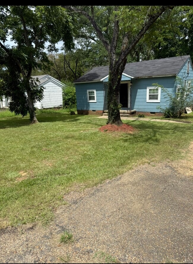 Photo - 2962 Greenwood Ave