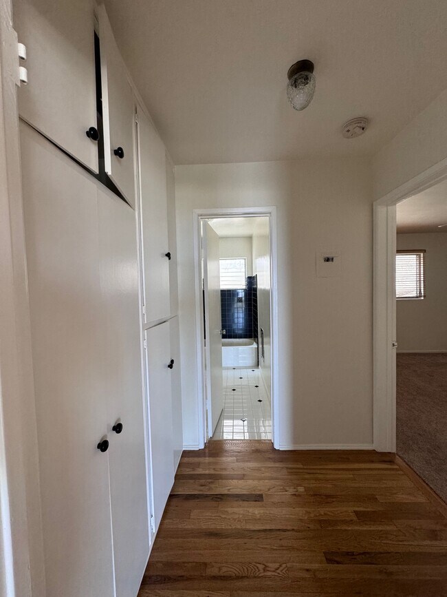 Photo - 1300 Larrabee St