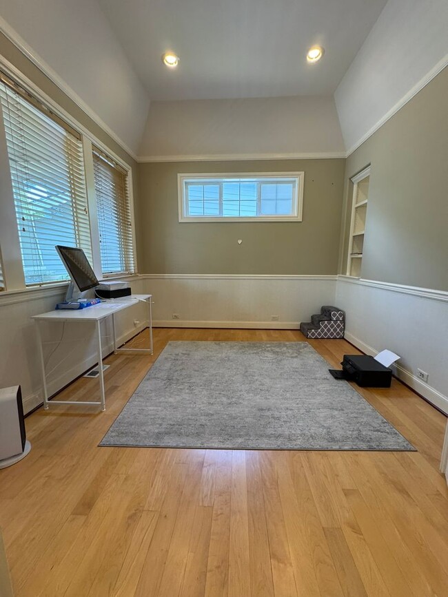 Photo - 4bd/2.5ba Sammamish Home