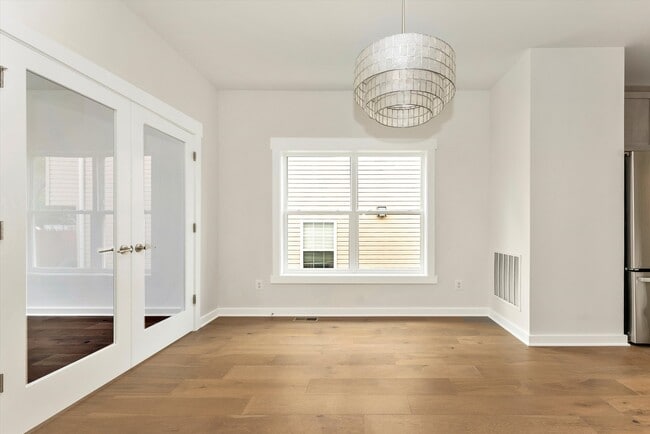 Photo - 328a Madison St