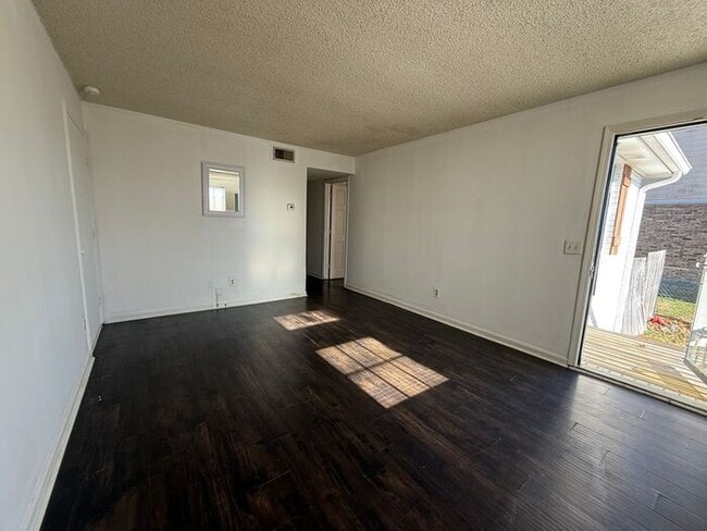 Photo - For Rent - Great Duplex Unit in North Nashville