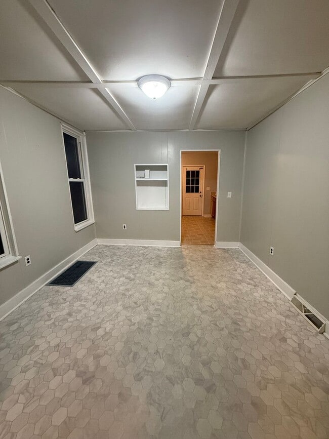 Building Photo - 1018-1020 Cameron Avenue Unit 1020