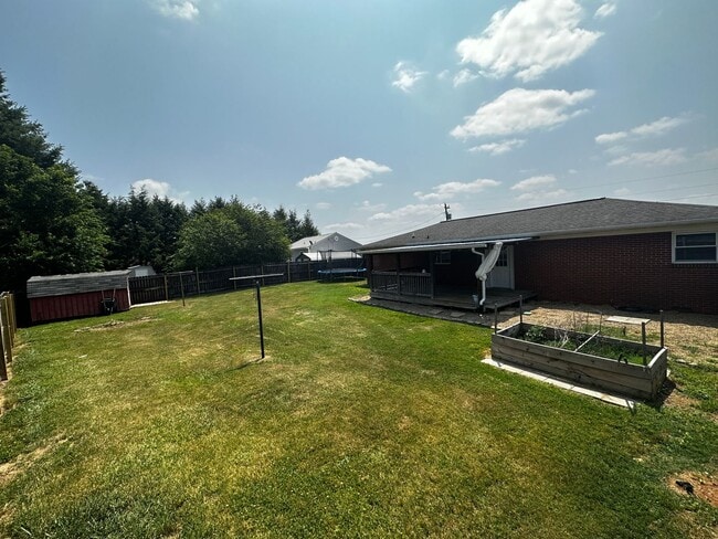 3984 Bruce St