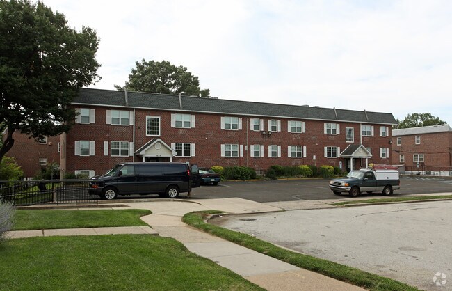 Photo - 4445 Kendrick St