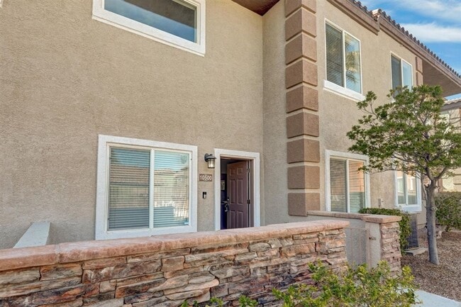 Photo - Great Townhome facing pool/Two Car Garage/Large Loft/Two Masters