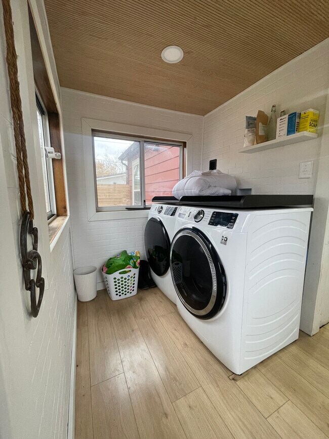 Photo - 419 S Mill St