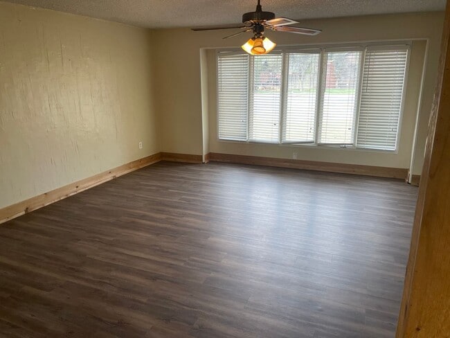 Photo - BACK ON THE MARKET!!!  Large Ranch Style R...