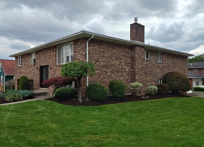 Photo - 621 N Rogers Ave Unit Apartment