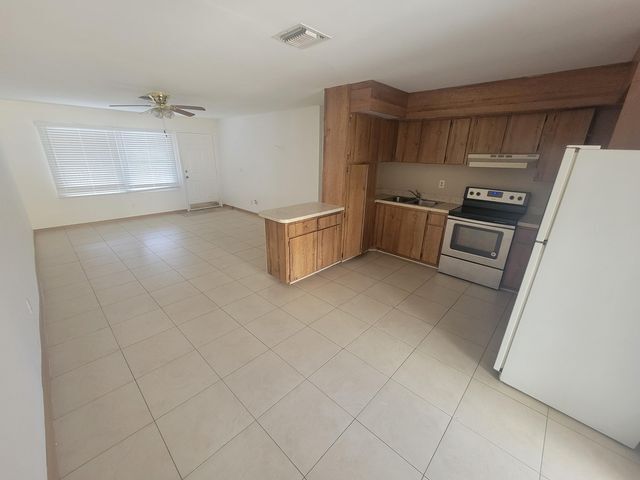 Building Photo - 9285 Green Meadows Way Rental