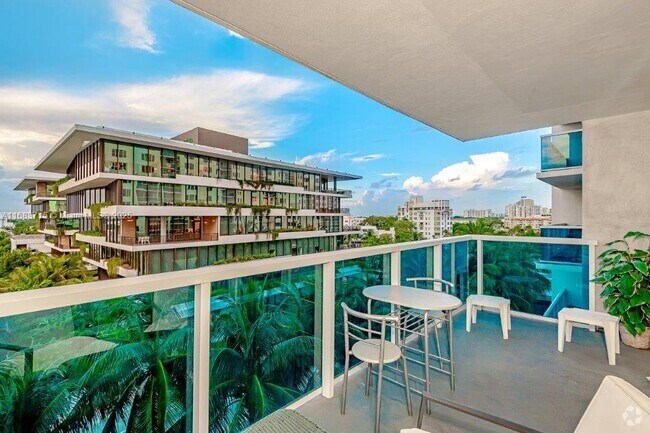 Building Photo - 2301 Collins Ave Unit 534 Rental