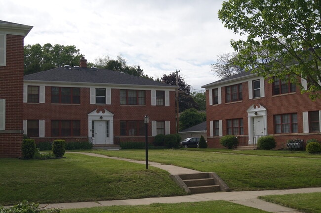 Building Photo - Gardens on Hillcrest