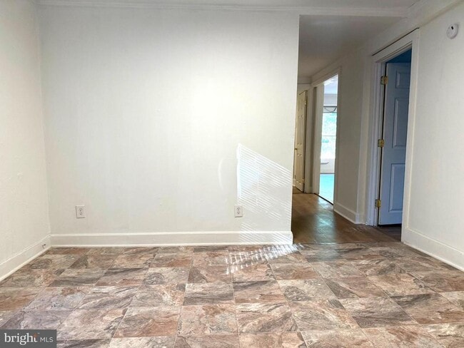 Photo - 61 W Pitman St