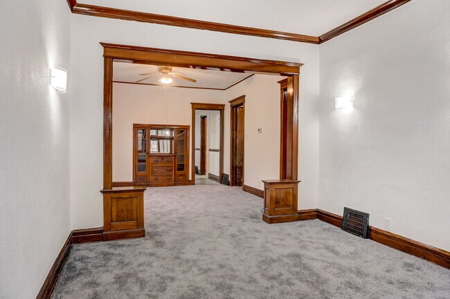 Photo - 6924 S Loomis Blvd